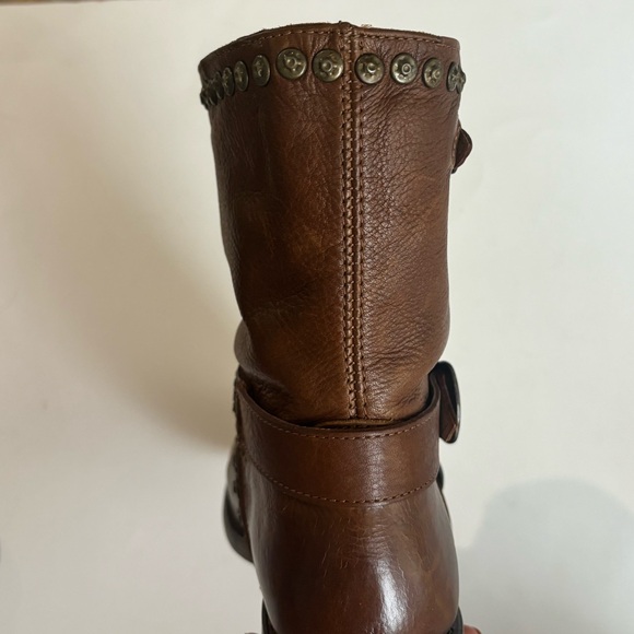 ❤️ 10 HTF Frye RARE Women’s Jenna Studded short moto boot Cognac BROWN leather - Picture 3 of 12